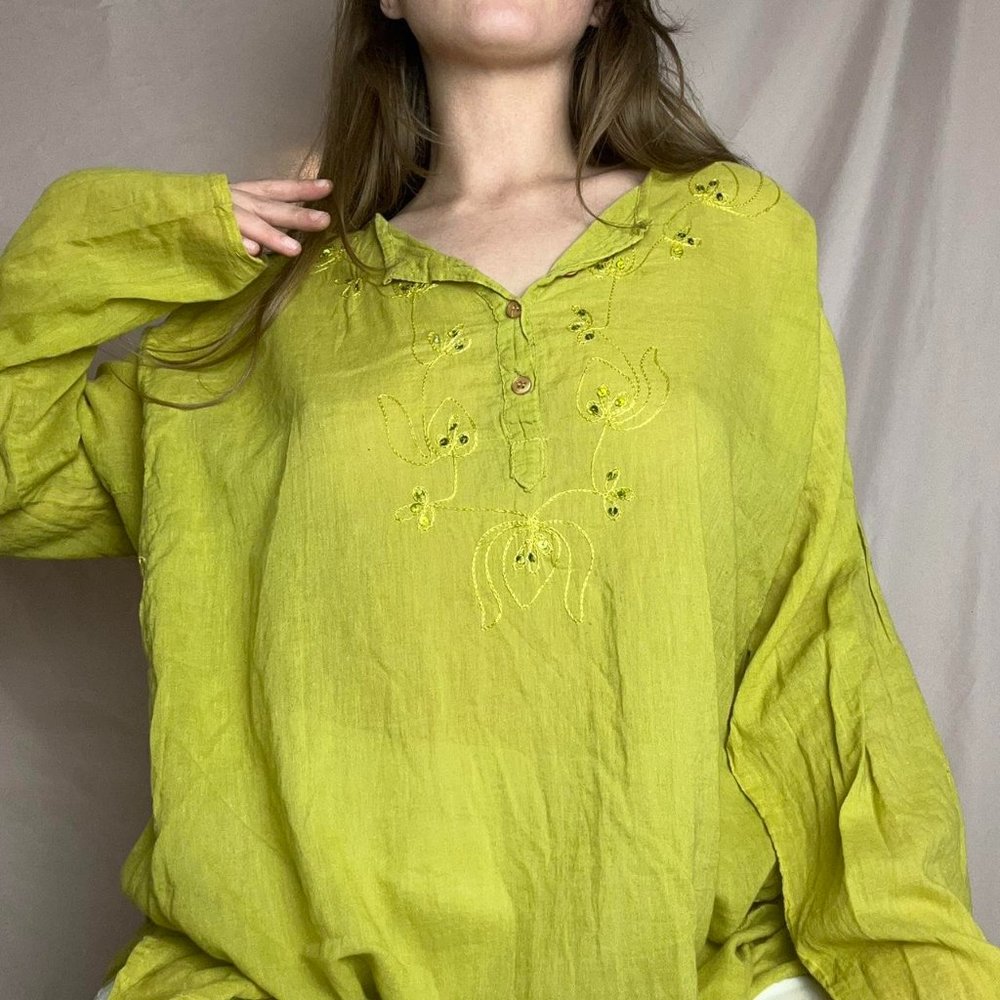Vintage oversized green float blouse with beautiful stitch/beading details